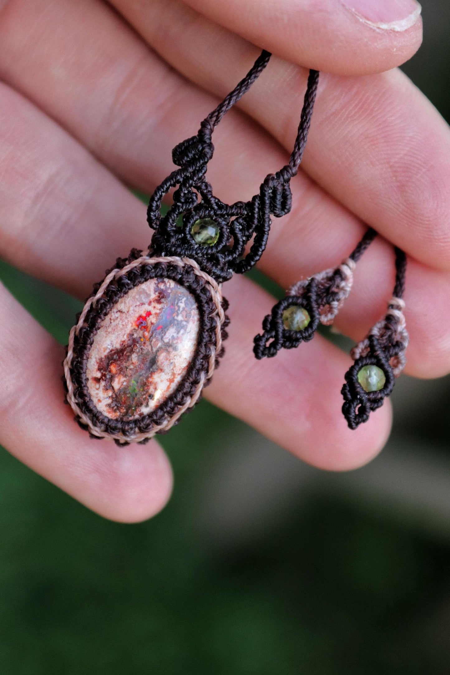 Collier micro-macramé Opale du Mexique