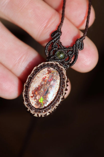 Collier micro-macramé Opale du Mexique
