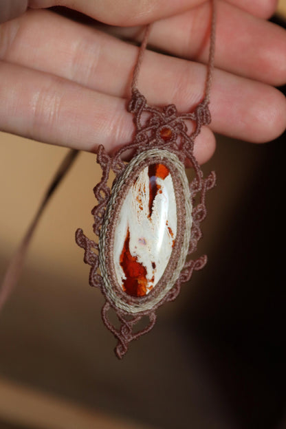 Grand pendentif opale de feu rouge avec perles de cornaline