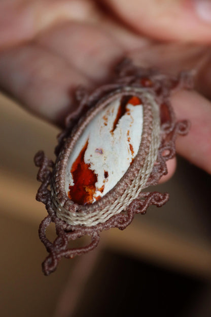 Grand pendentif opale de feu rouge avec perles de cornaline