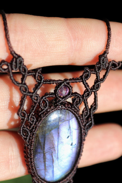 Pendentif en LABRADORITE violette avec perles d'améthyste