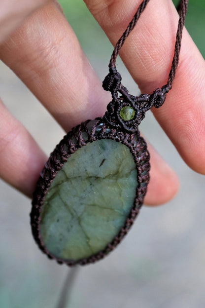 Micro macrame necklace with oval green LABRADORITE