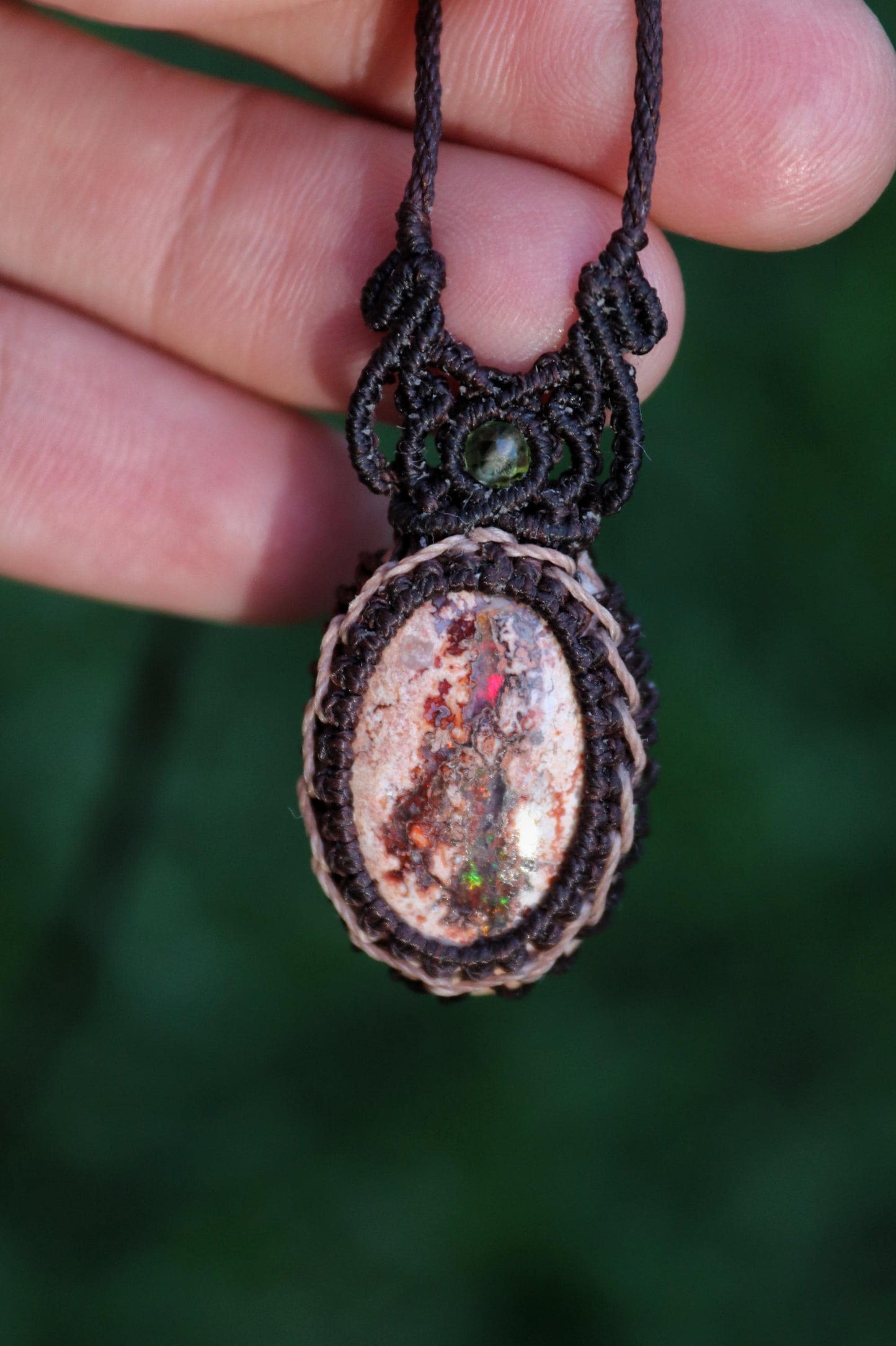 Collier micro-macramé Opale du Mexique