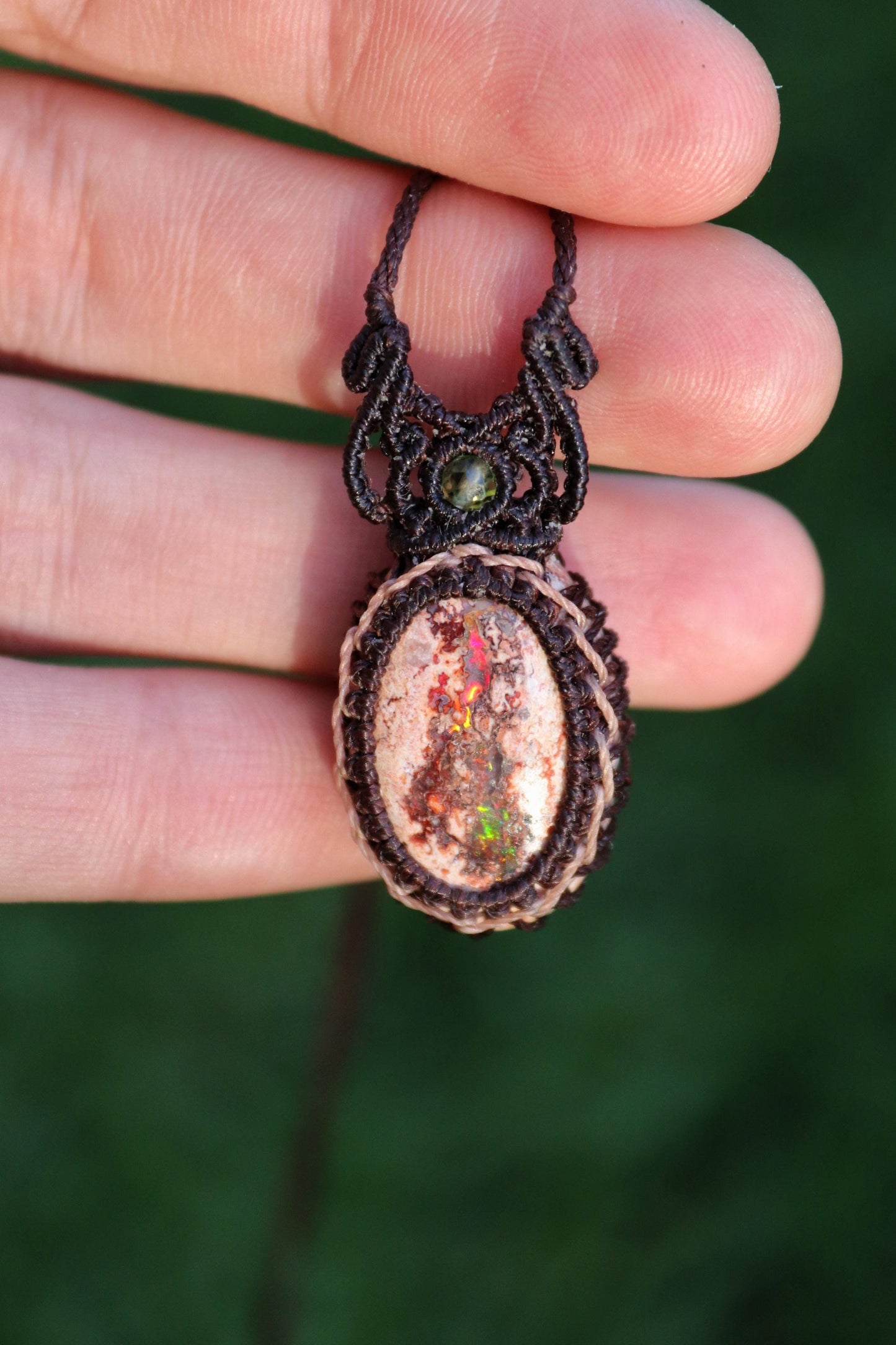 Collier micro-macramé Opale du Mexique