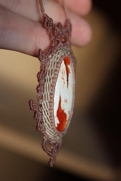 Grand pendentif opale de feu rouge avec perles de cornaline