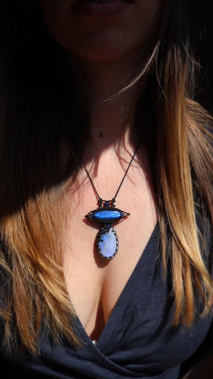 PIERRE DE LUNE avec tourmaline et LABRADORITE bleu roi