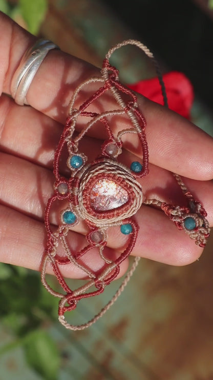 Glittery Sunstone bracelet with apatite beads