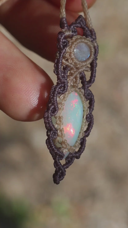 Edler äthiopischer Opal- und Mondstein-Anhänger