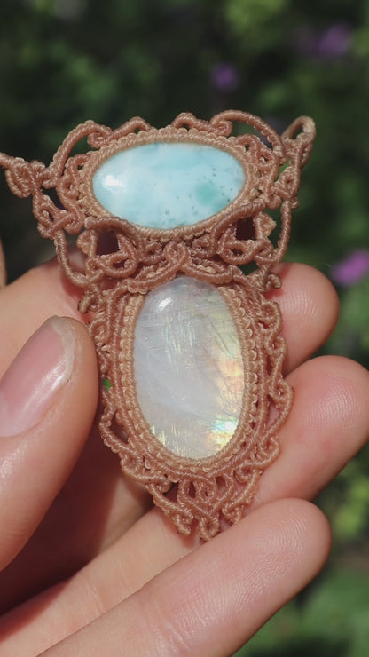 Pendentif en larimar et pierre de lune avec perles de cornaline