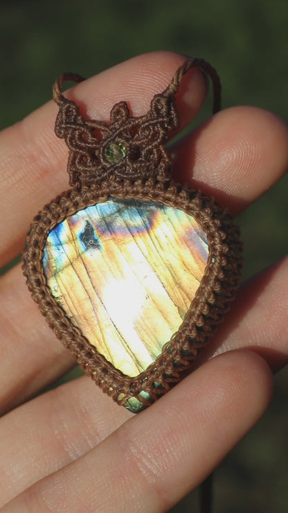 Golden Labradorite pendant with peridot beads