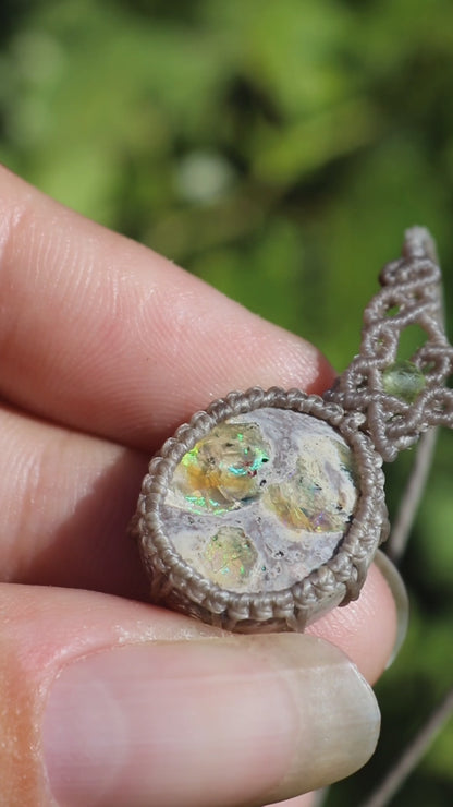 Pendentif LAMEA en OPALE du Mexique et perles de péridot