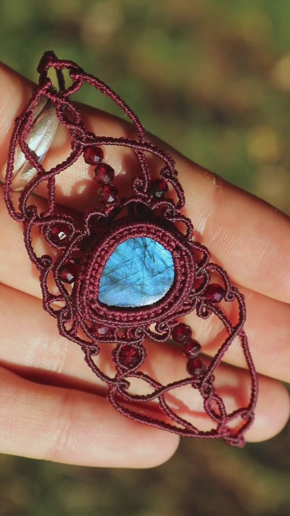 Blue Labradorite bracelet with garnet beads | Handmade Macrame Jewelry