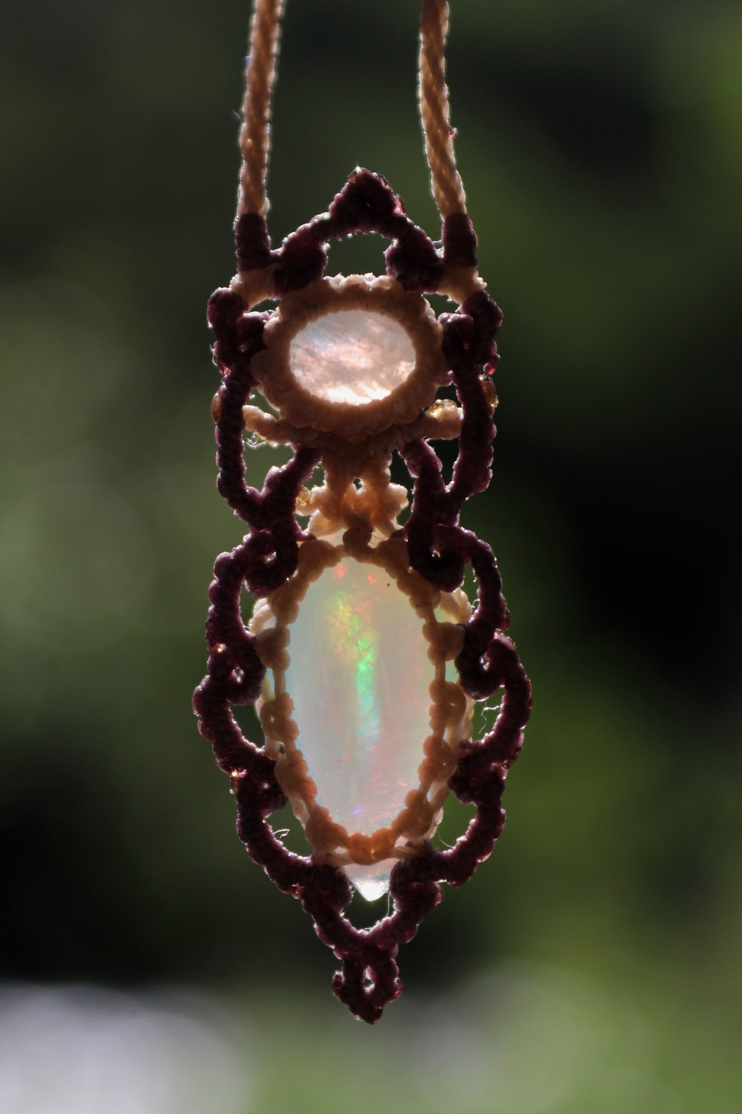 Edler äthiopischer Opal- und Mondstein-Anhänger