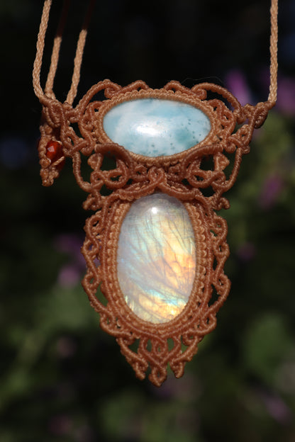 Pendentif en larimar et pierre de lune avec perles de cornaline