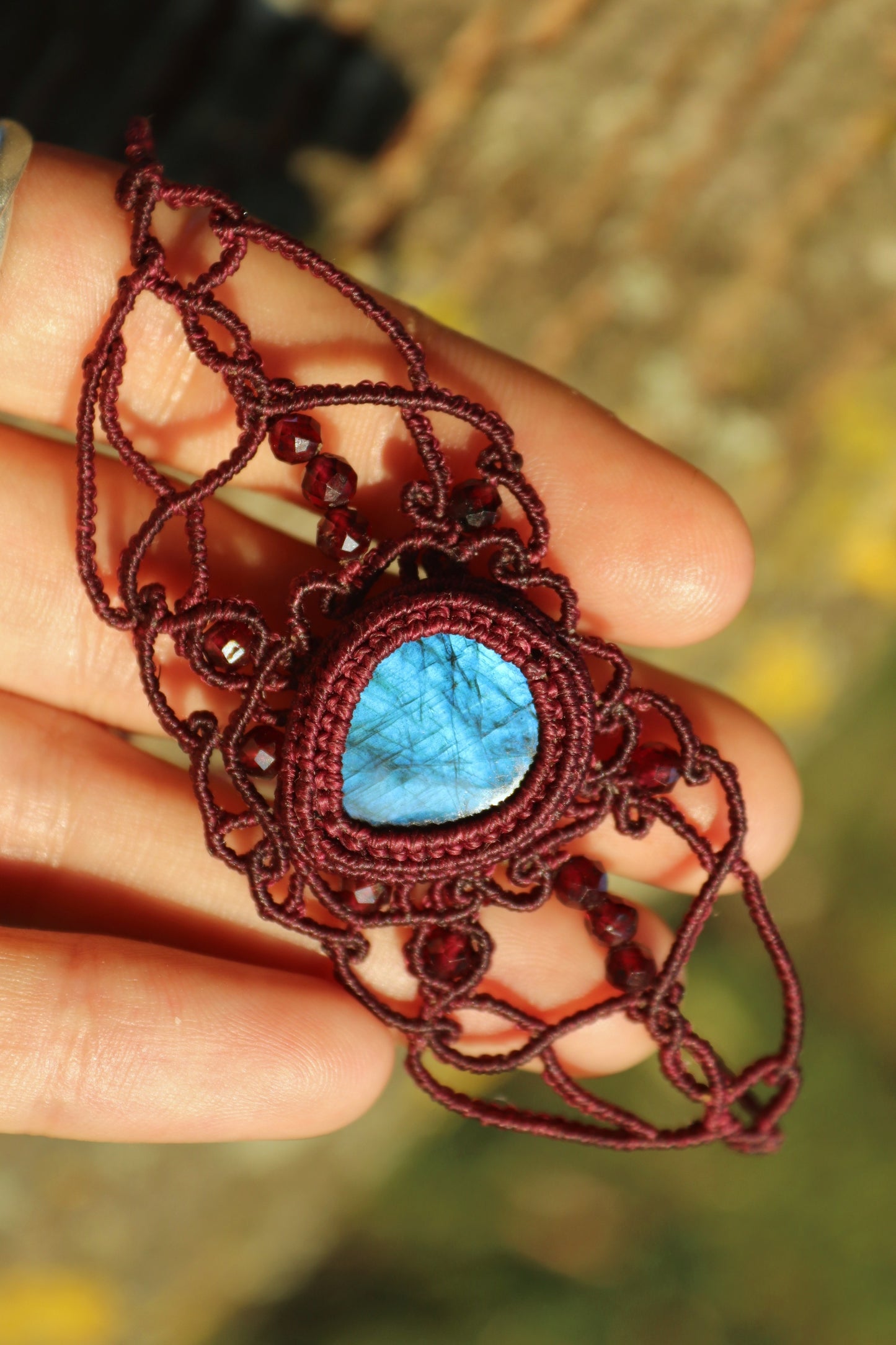 Blue Labradorite bracelet with garnet beads | Handmade Macrame Jewelry