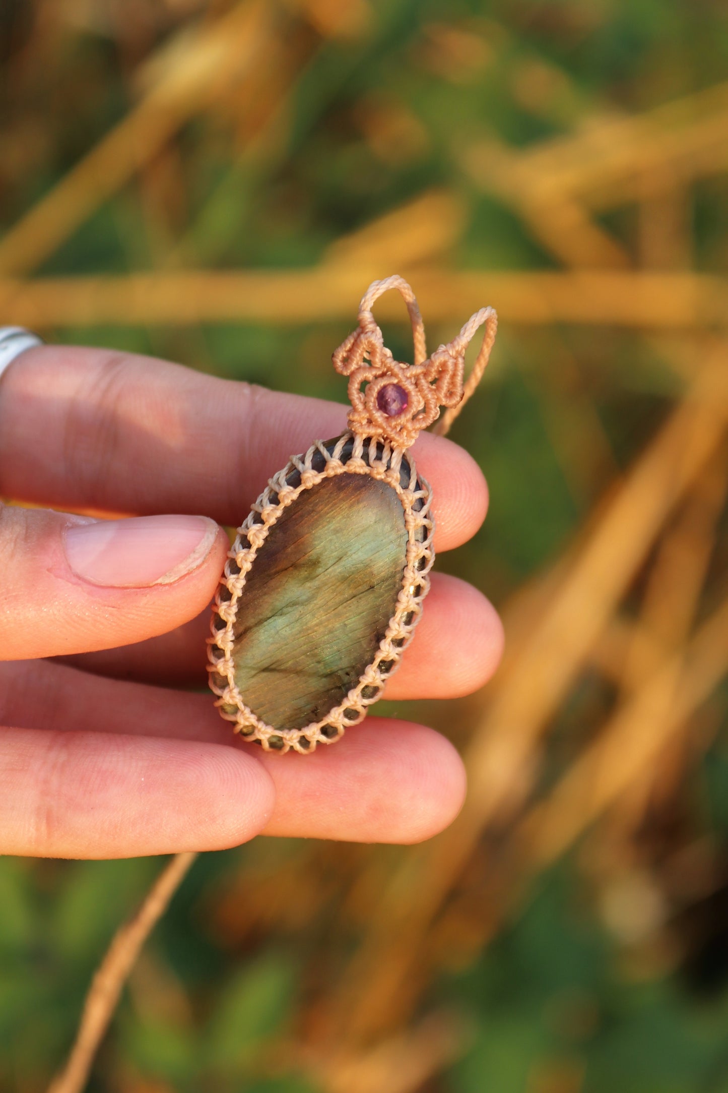 Joli pendentif en labradorite | Bijoux en macramé faits main
