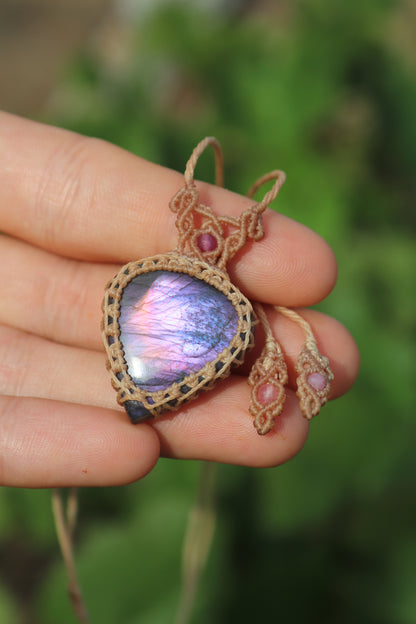 Handmade purple labradorite pendant with pink tourmaline beads | Macrame Jewelry