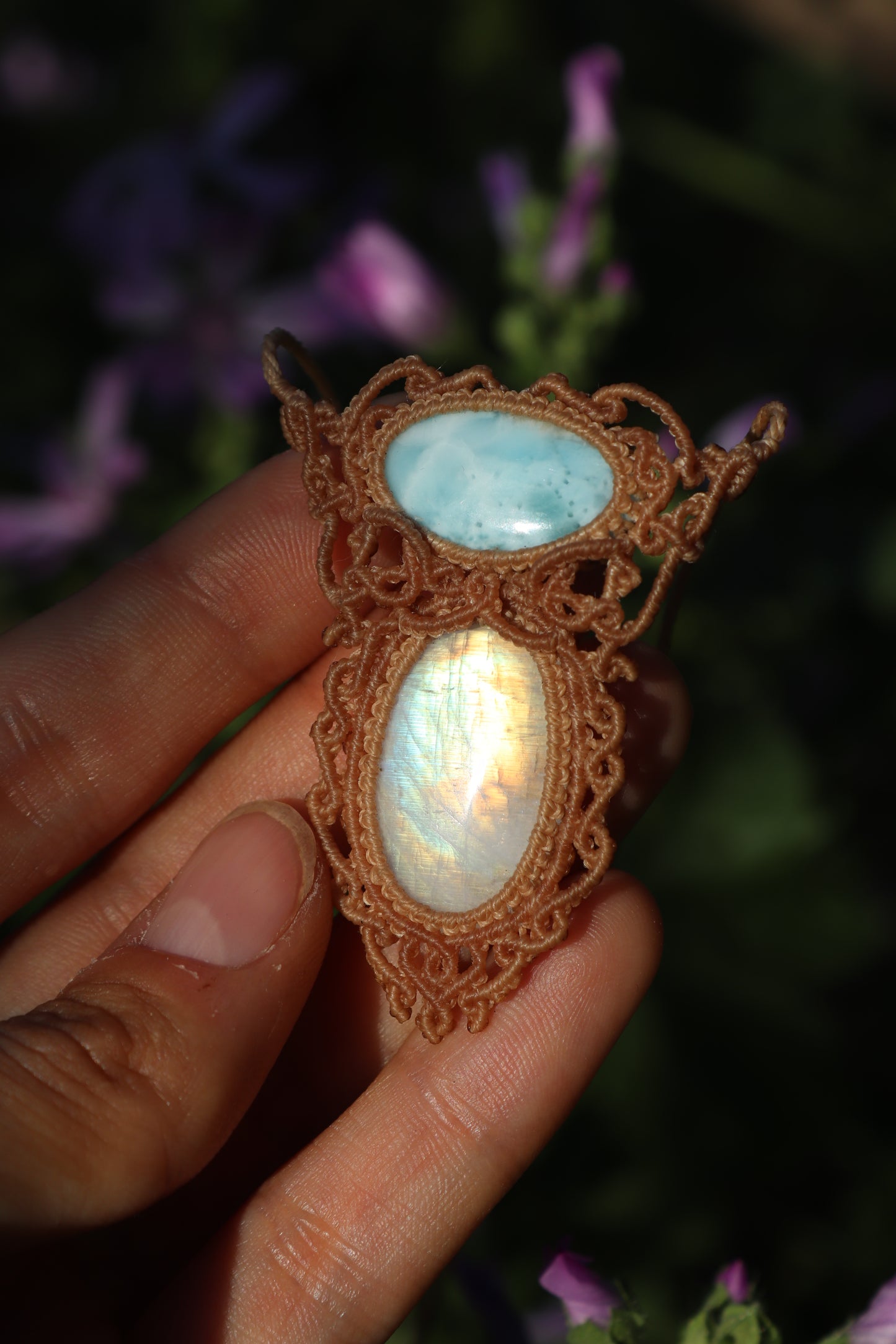Pendentif en larimar et pierre de lune avec perles de cornaline