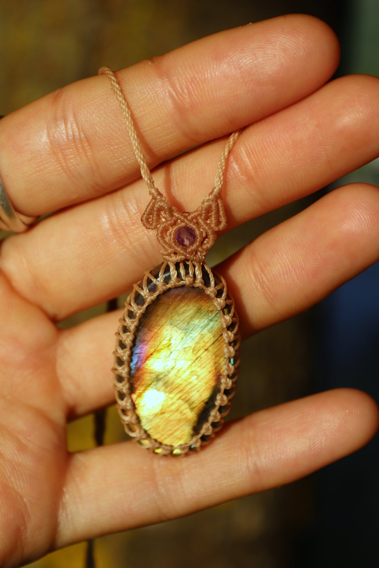 Joli pendentif en labradorite | Bijoux en macramé faits main