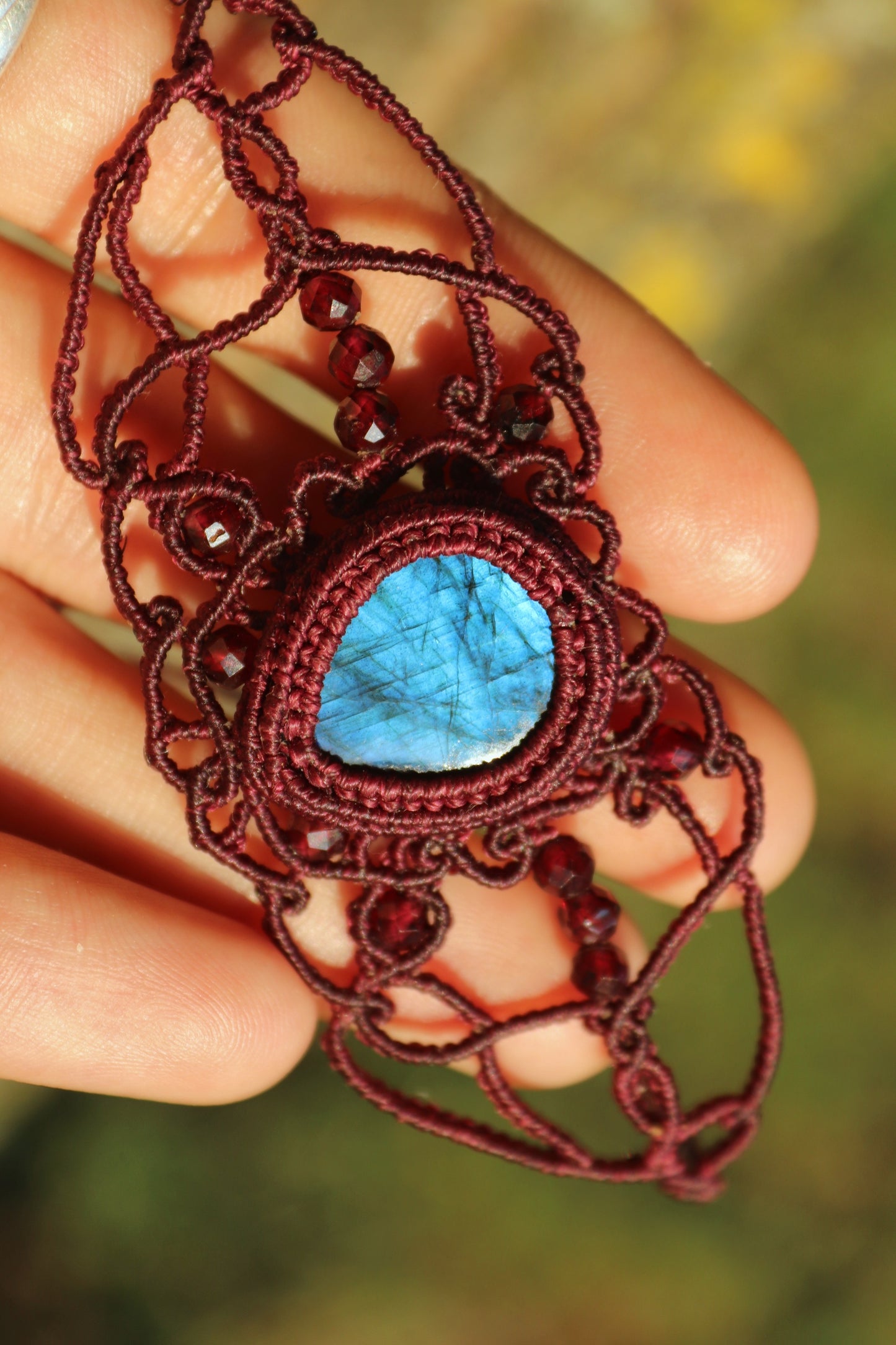 Blue Labradorite bracelet with garnet beads | Handmade Macrame Jewelry
