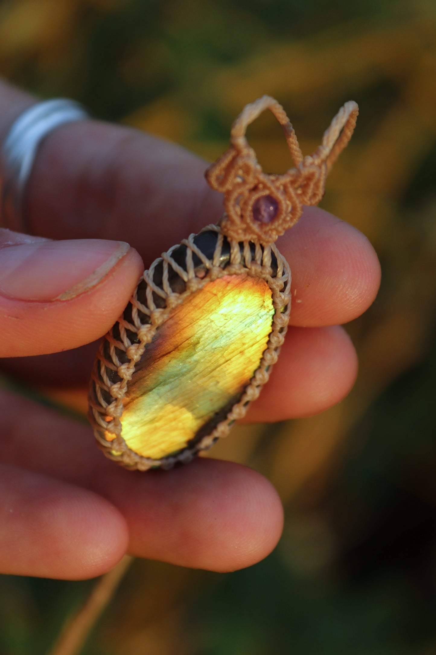 Joli pendentif en labradorite | Bijoux en macramé faits main