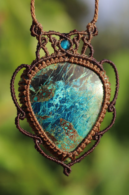 Shattuckite necklace with Apatite beads | Handmade Macrame Jewelry