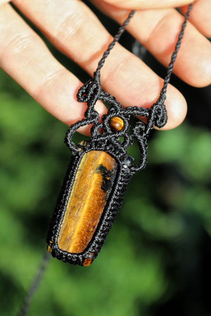 Strong tigers eye pendant for men