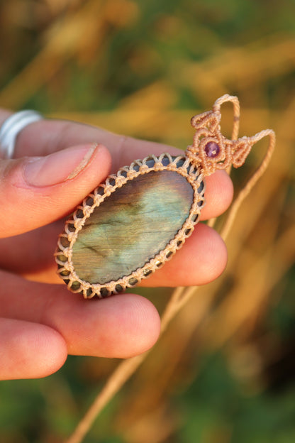 Joli pendentif en labradorite | Bijoux en macramé faits main