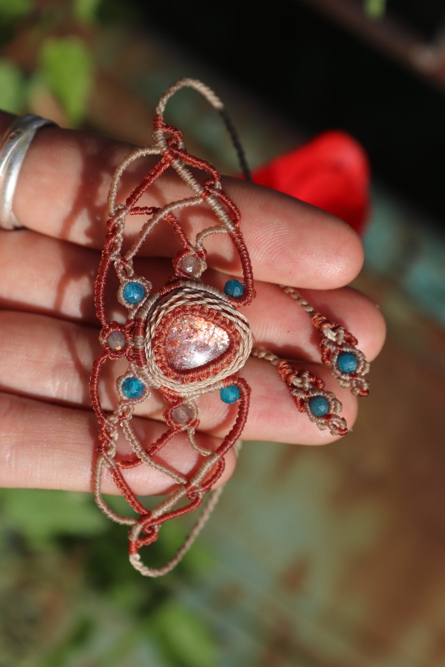 Glittery Sunstone bracelet with apatite beads