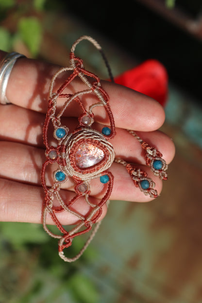 Glittery Sunstone bracelet with apatite beads
