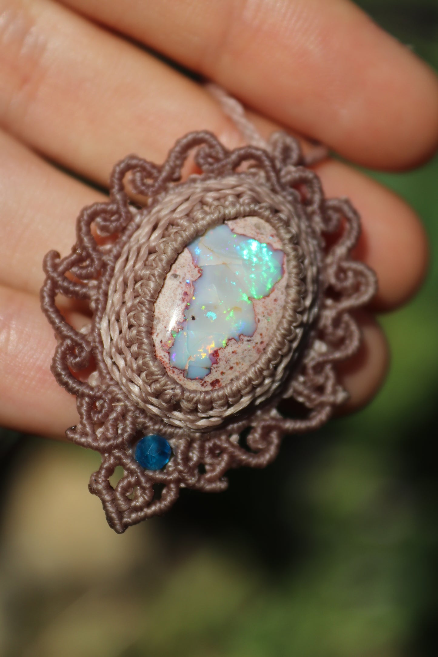 Pendentif en opale galaxie mexicaine naturelle