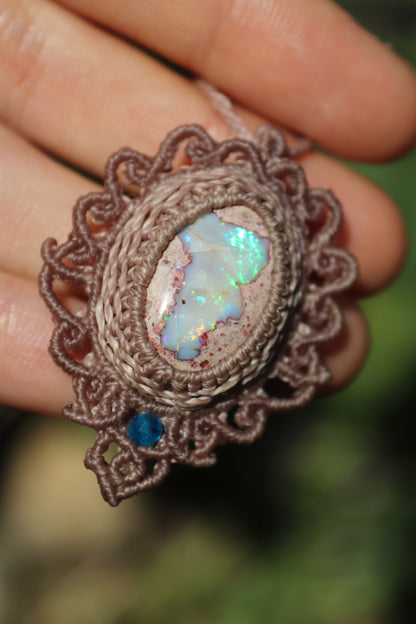 Pendentif en opale galaxie mexicaine naturelle