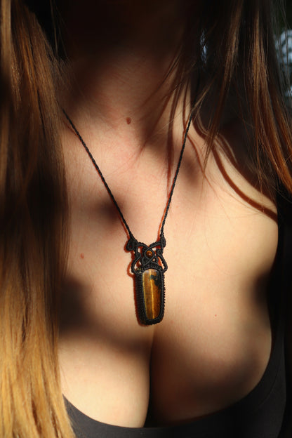 Strong tigers eye pendant for men