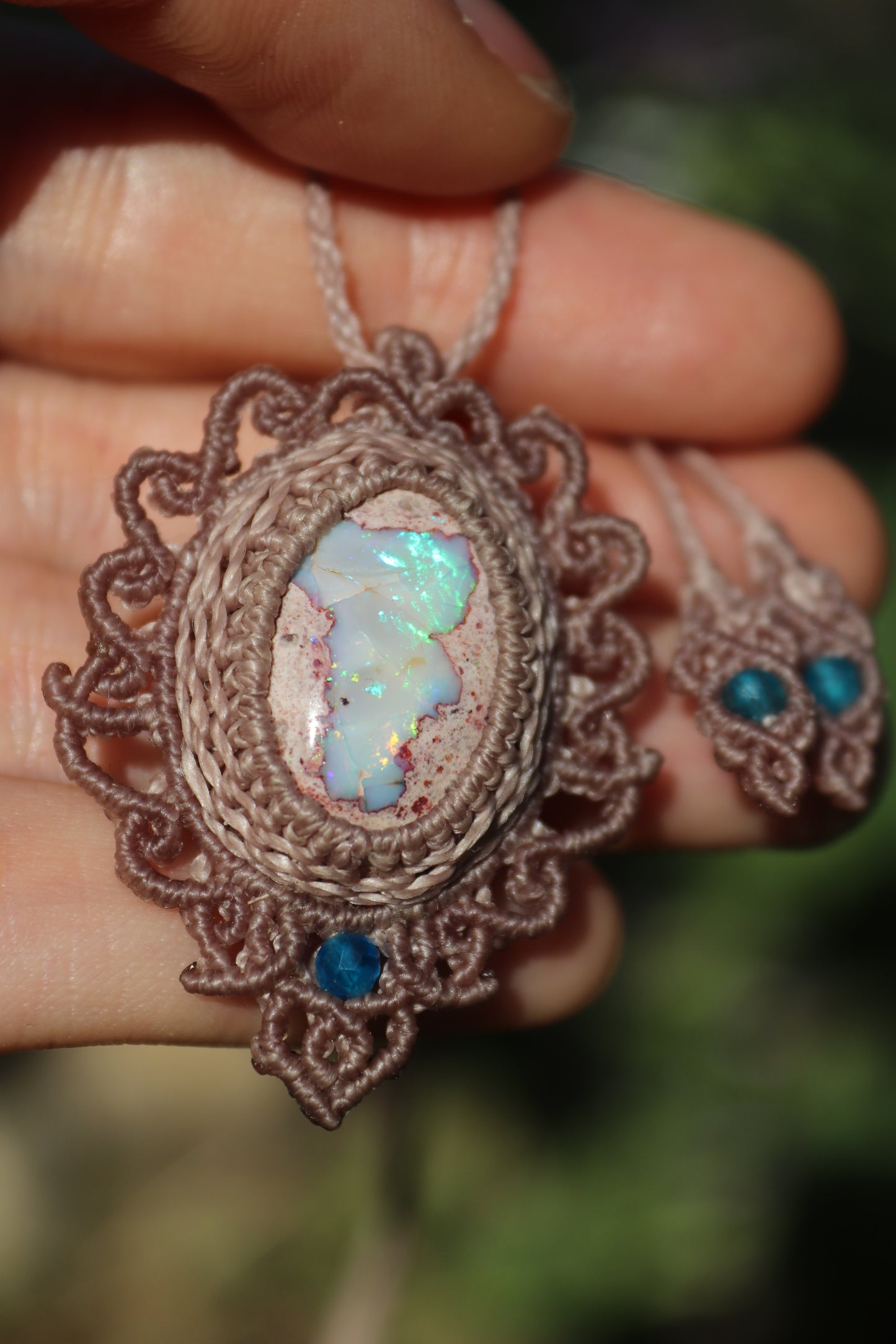 Pendentif en opale galaxie mexicaine naturelle