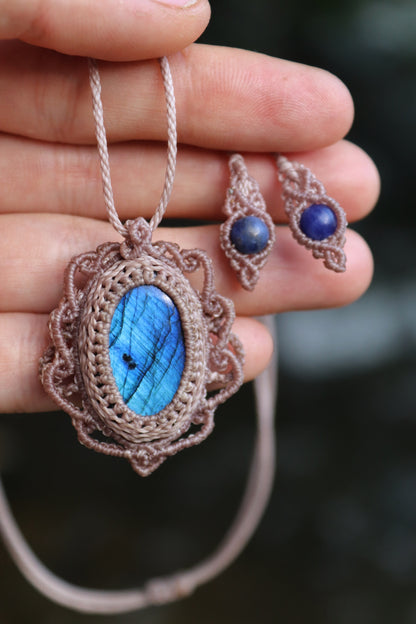 Tiefblauer Ozean-Labradorit-Talisman