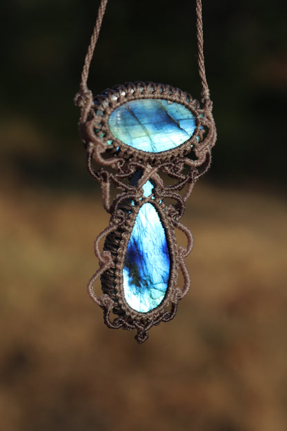 Colgante doble de labradorita "Aguas Azules" | Joyería de macramé