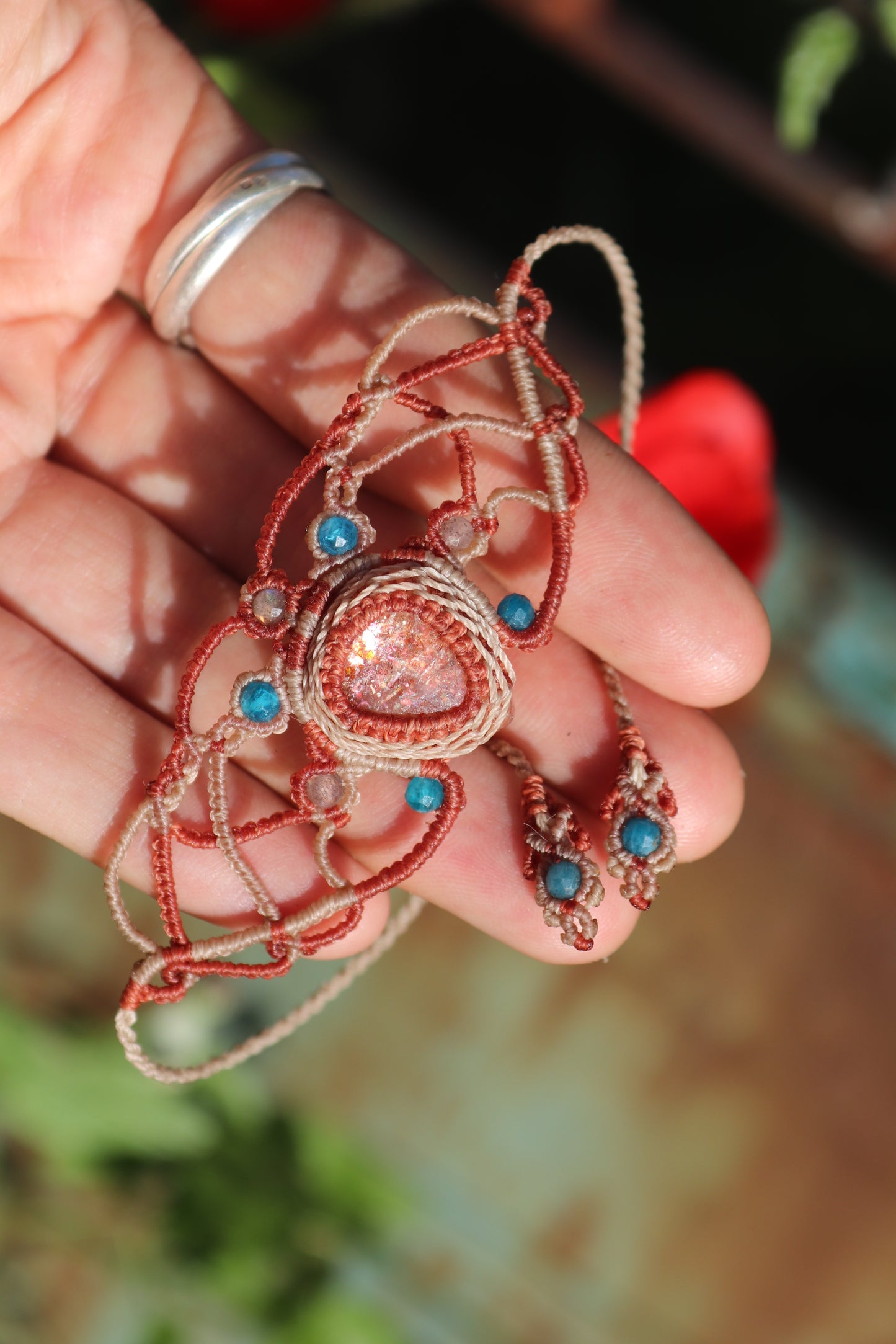 Glittery Sunstone bracelet with apatite beads