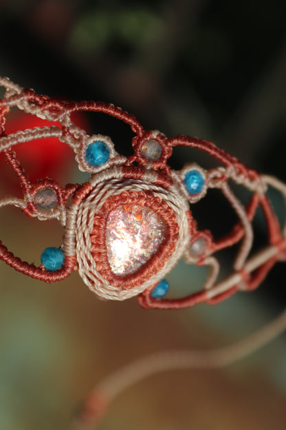 Glittery Sunstone bracelet with apatite beads