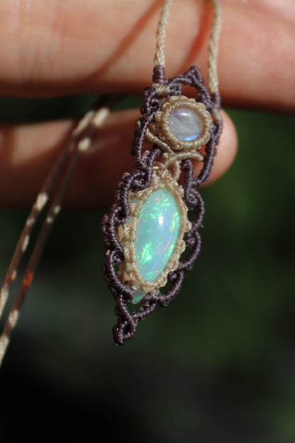 Edler äthiopischer Opal- und Mondstein-Anhänger