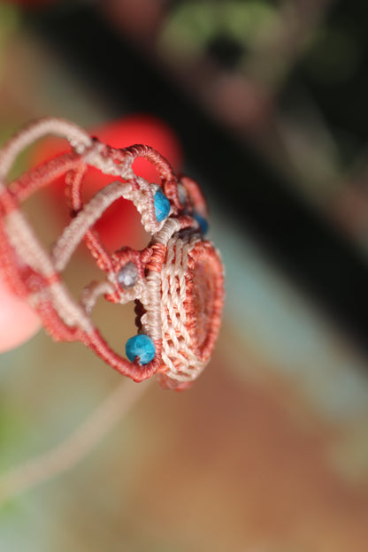 Glittery Sunstone bracelet with apatite beads