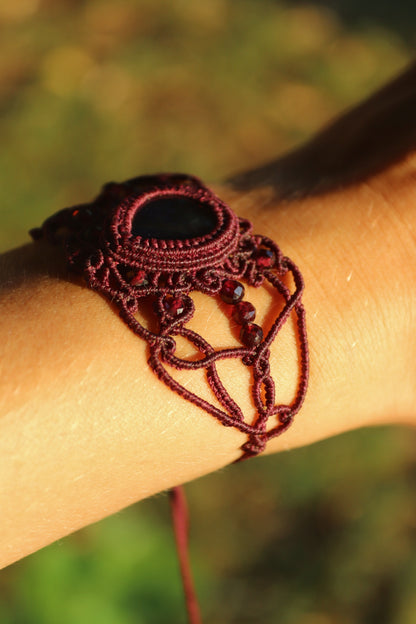 Blue Labradorite bracelet with garnet beads | Handmade Macrame Jewelry