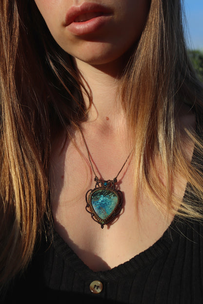 Shattuckite necklace with Apatite beads | Handmade Macrame Jewelry