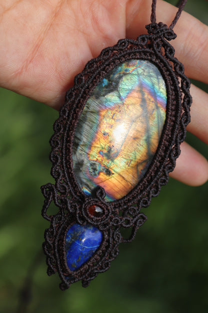 Yellow rainbow labradorite, Garnet and lapis lazuli pendant