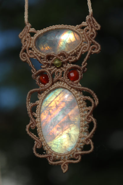 Pendentif en pierre de lune arc-en-ciel dorée translucide de qualité RARE