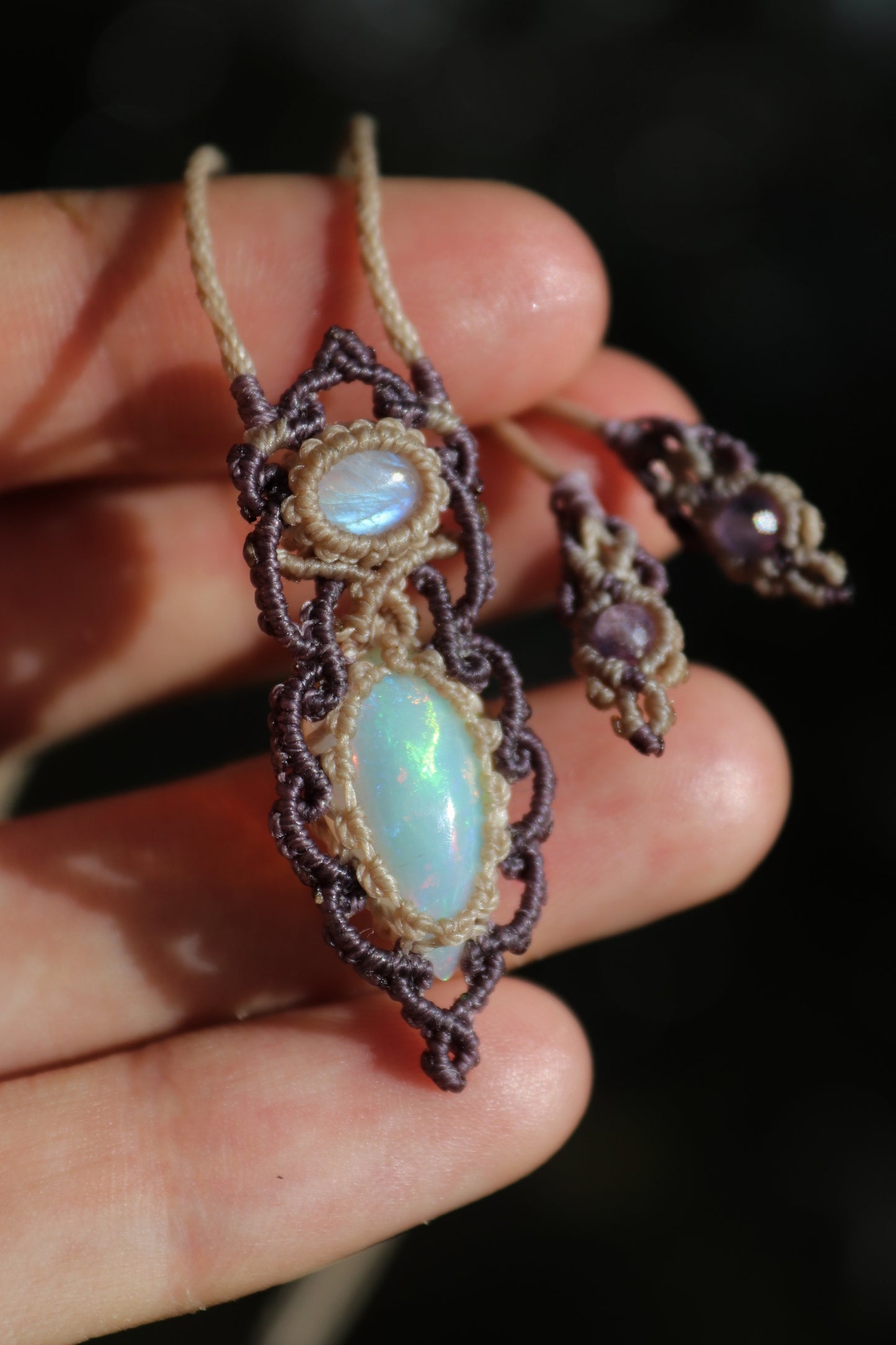 Edler äthiopischer Opal- und Mondstein-Anhänger