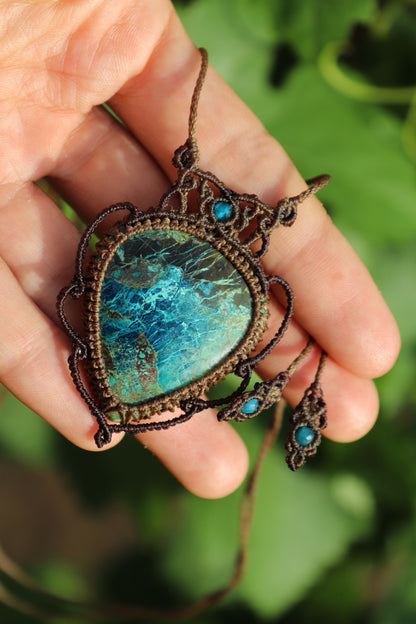 Shattuckite necklace with Apatite beads | Handmade Macrame Jewelry
