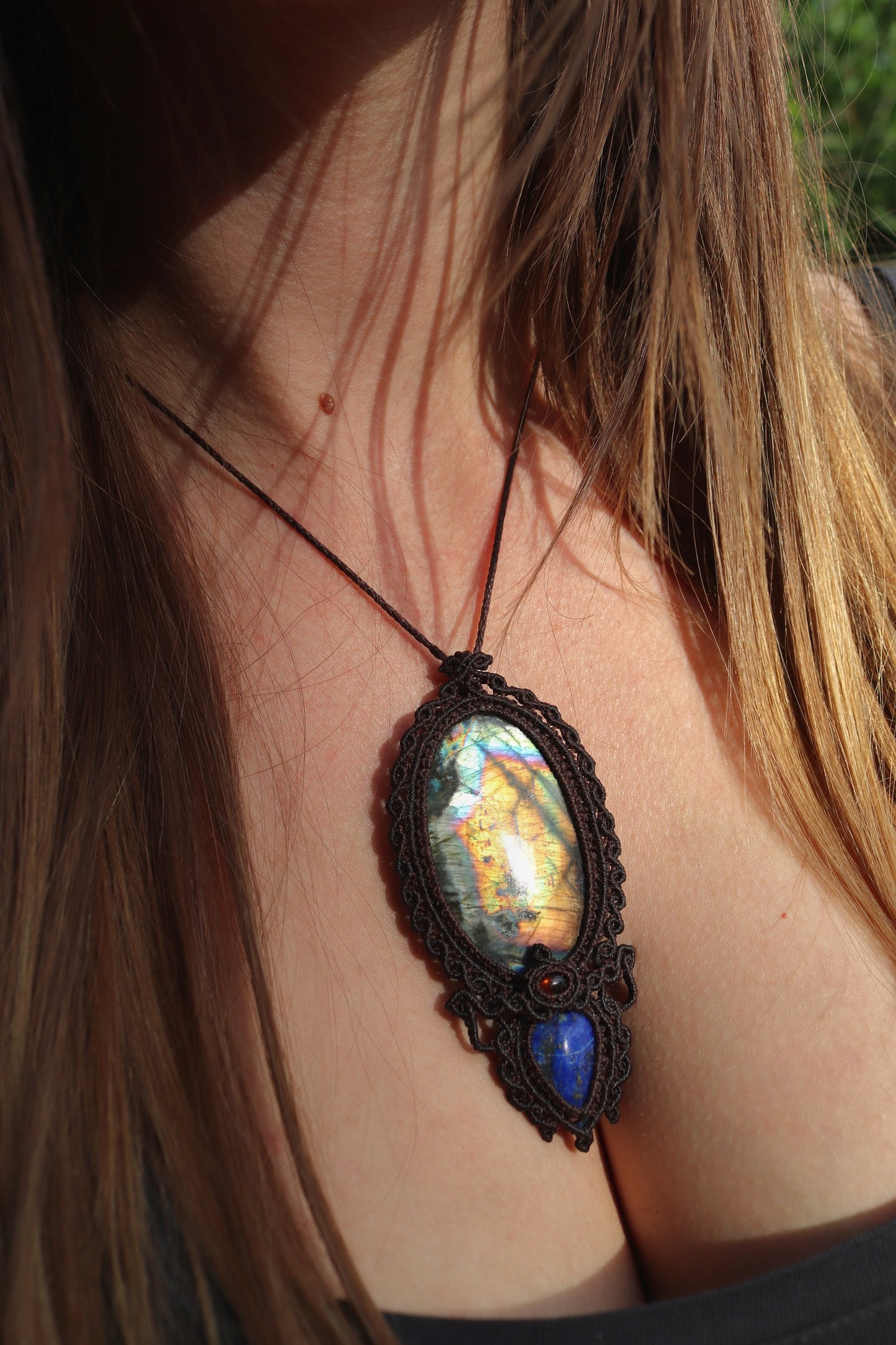Yellow rainbow labradorite, Garnet and lapis lazuli pendant