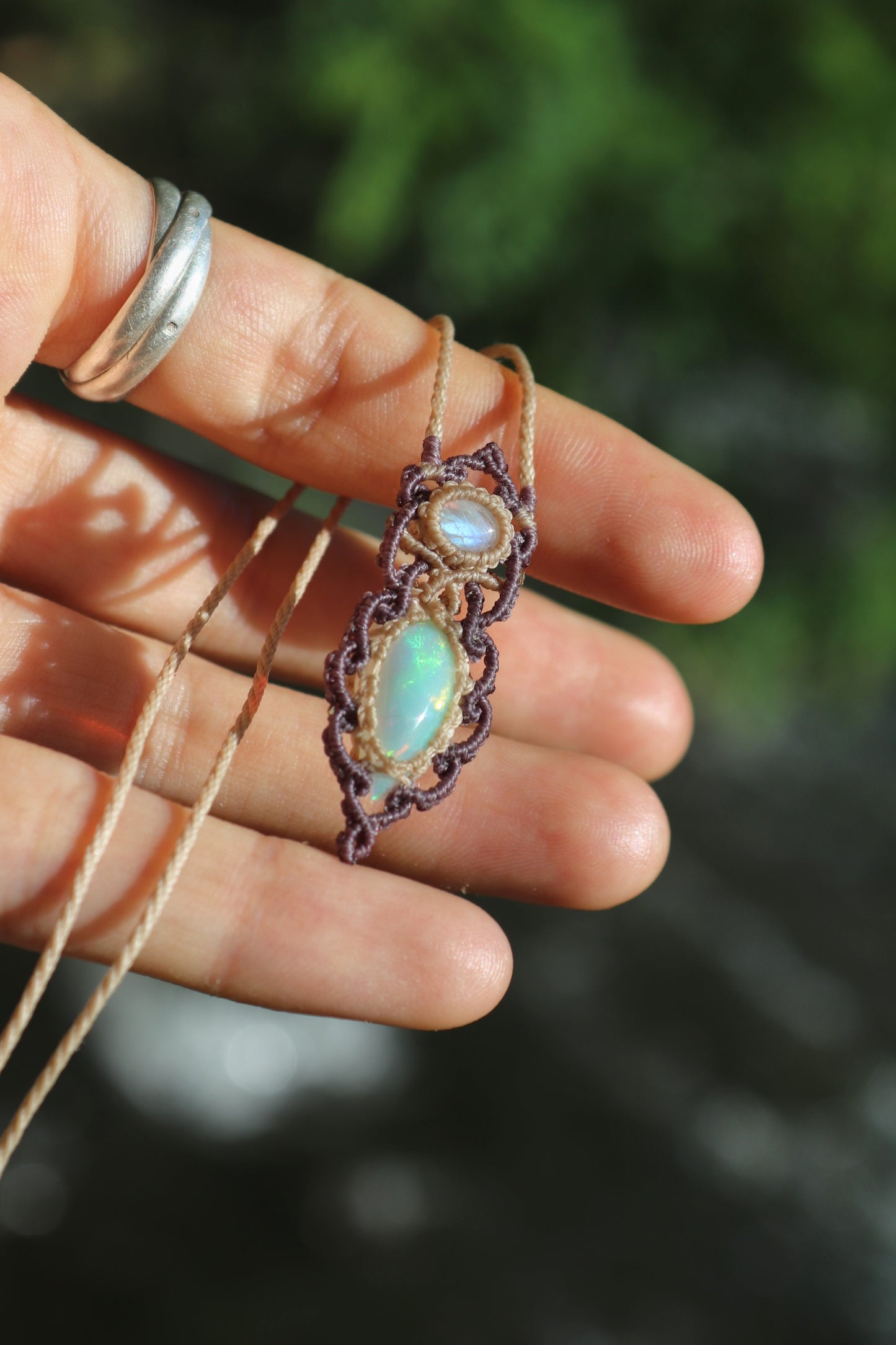 Edler äthiopischer Opal- und Mondstein-Anhänger